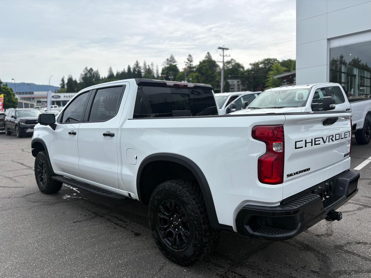 2023 Chevrolet Silverado 1500 ZR2 Photo2
