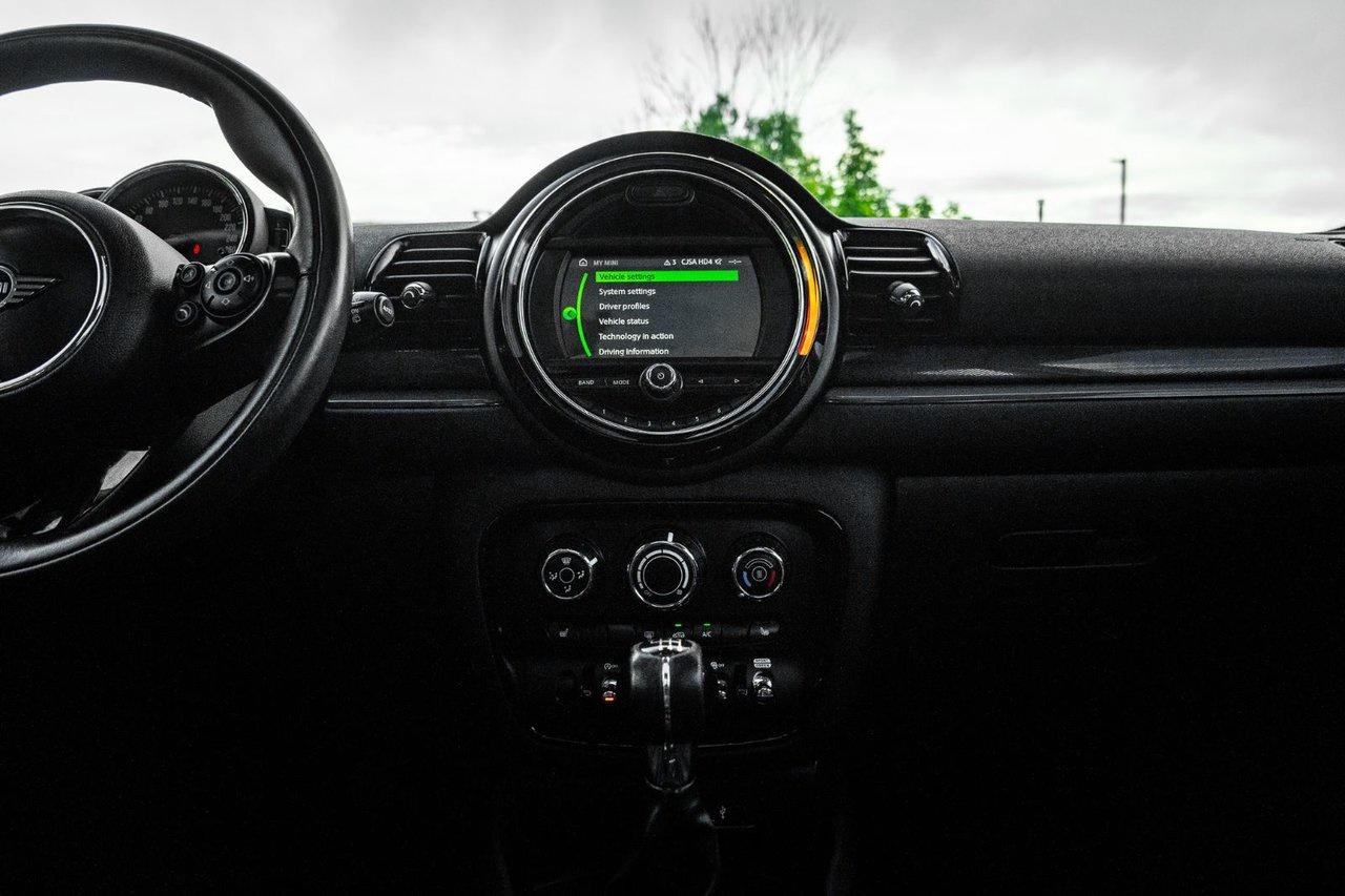 2019 MINI Cooper Clubman Cooper Photo