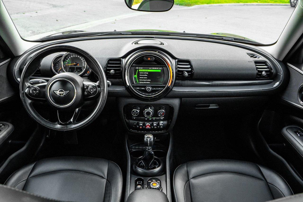 2019 MINI Cooper Clubman Cooper Photo