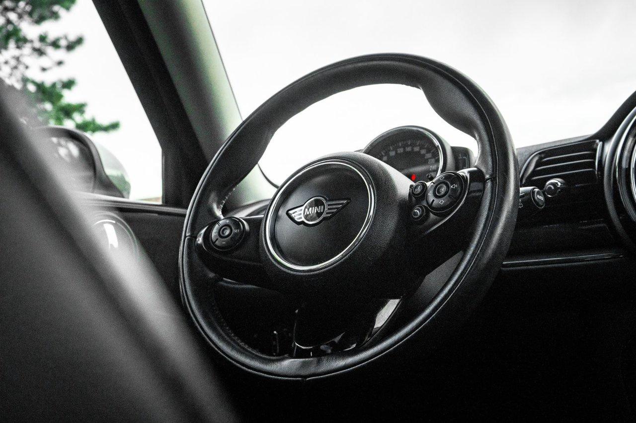 2019 MINI Cooper Clubman Cooper Photo