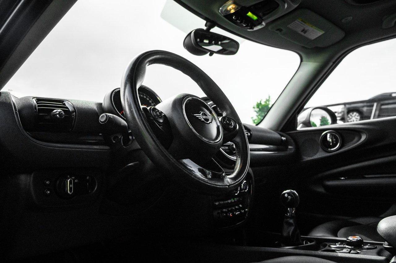 2019 MINI Cooper Clubman Cooper Photo