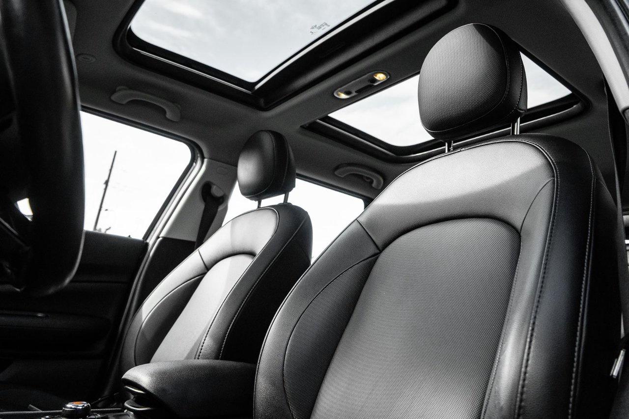 2019 MINI Cooper Clubman Cooper Photo