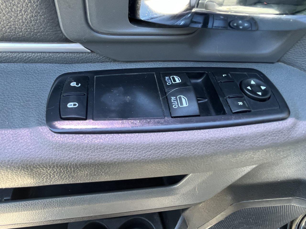 2016 RAM 1500 Express Photo