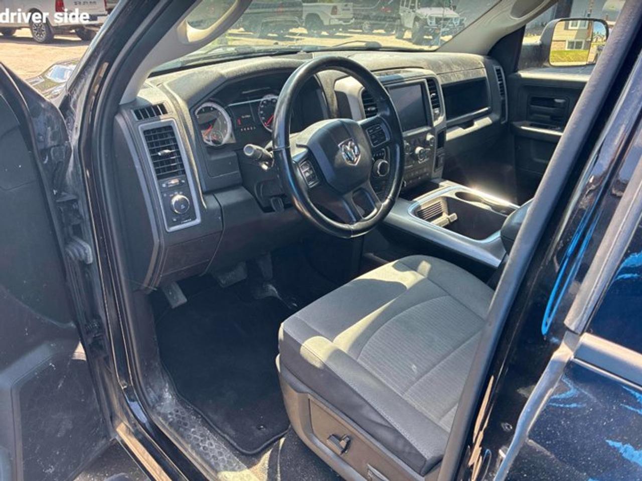 2023 RAM 1500 Classic Express Crew 4X4 | Hemi | Heated Bucket Seats | Heated Wheel | Night Edition | Remote Start & More ! Photo