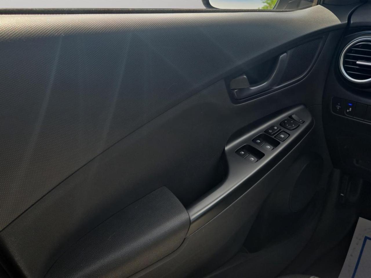 2021 Hyundai KONA Preferred Photo