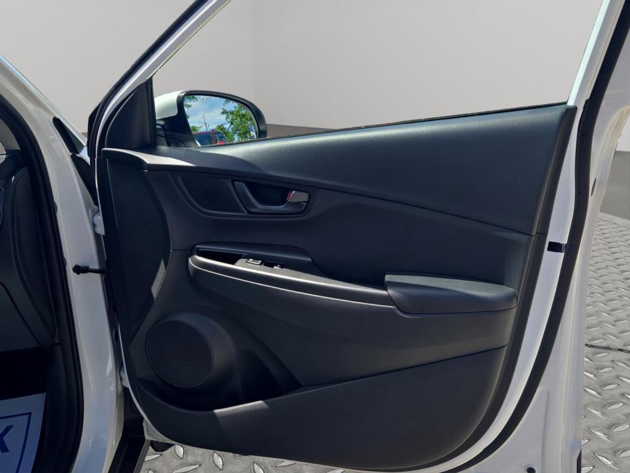 2021 Hyundai KONA Preferred Photo