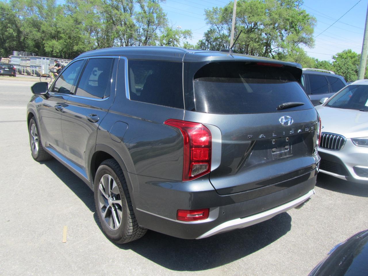 2021 Hyundai PALISADE Essential 8-Passenger AWD Photo
