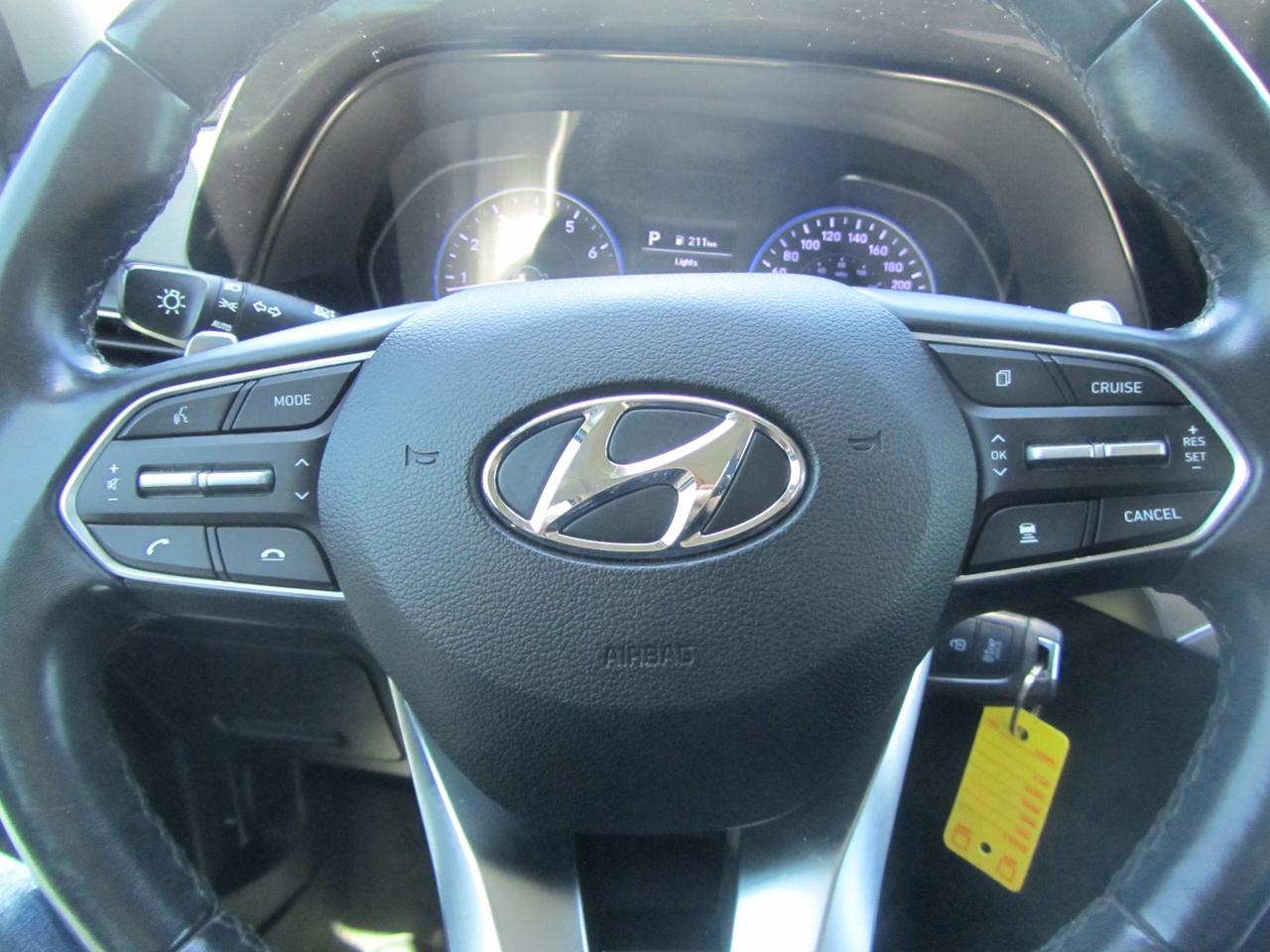 2021 Hyundai PALISADE Essential 8-Passenger AWD Photo