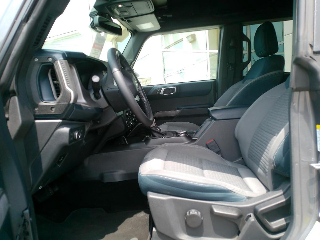 2022 Ford Bronco OUTER BANKS 4 DOOR 4X4 Photo