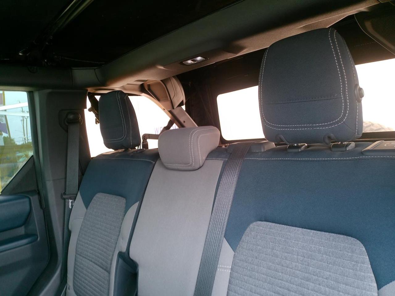 2022 Ford Bronco OUTER BANKS 4 DOOR 4X4 Photo