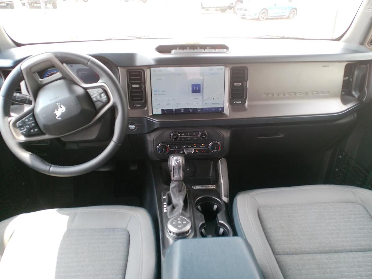 2022 Ford Bronco OUTER BANKS 4 DOOR 4X4 Photo