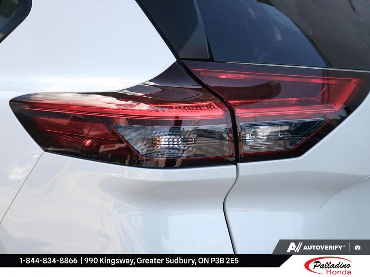2023 Nissan Rogue SV MOONROOF Photo