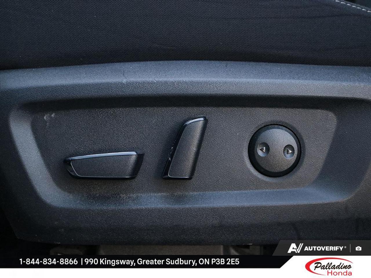 2023 Nissan Rogue SV MOONROOF Photo