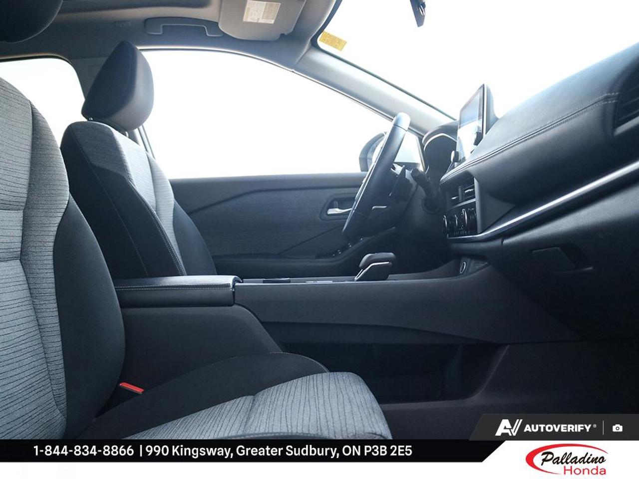 2023 Nissan Rogue SV MOONROOF Photo