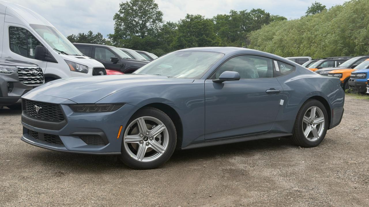 2026 Ford Mustang EcoBoost Fastback Photo0