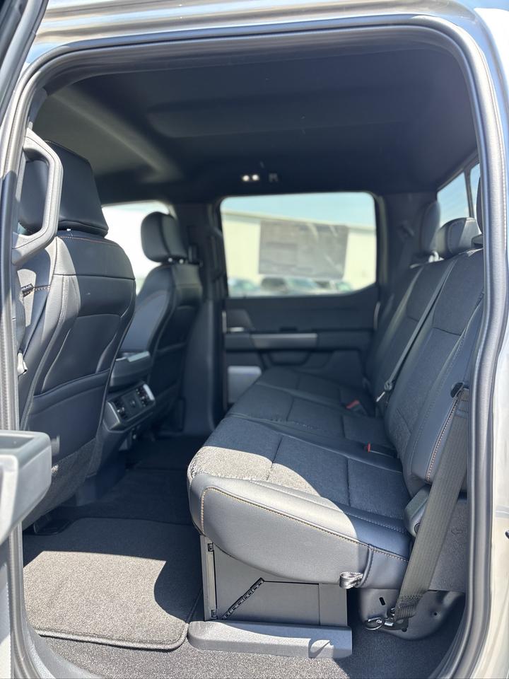 2026 Ford F-150 Tremor 4WD SuperCrew 5.5' Box Photo4