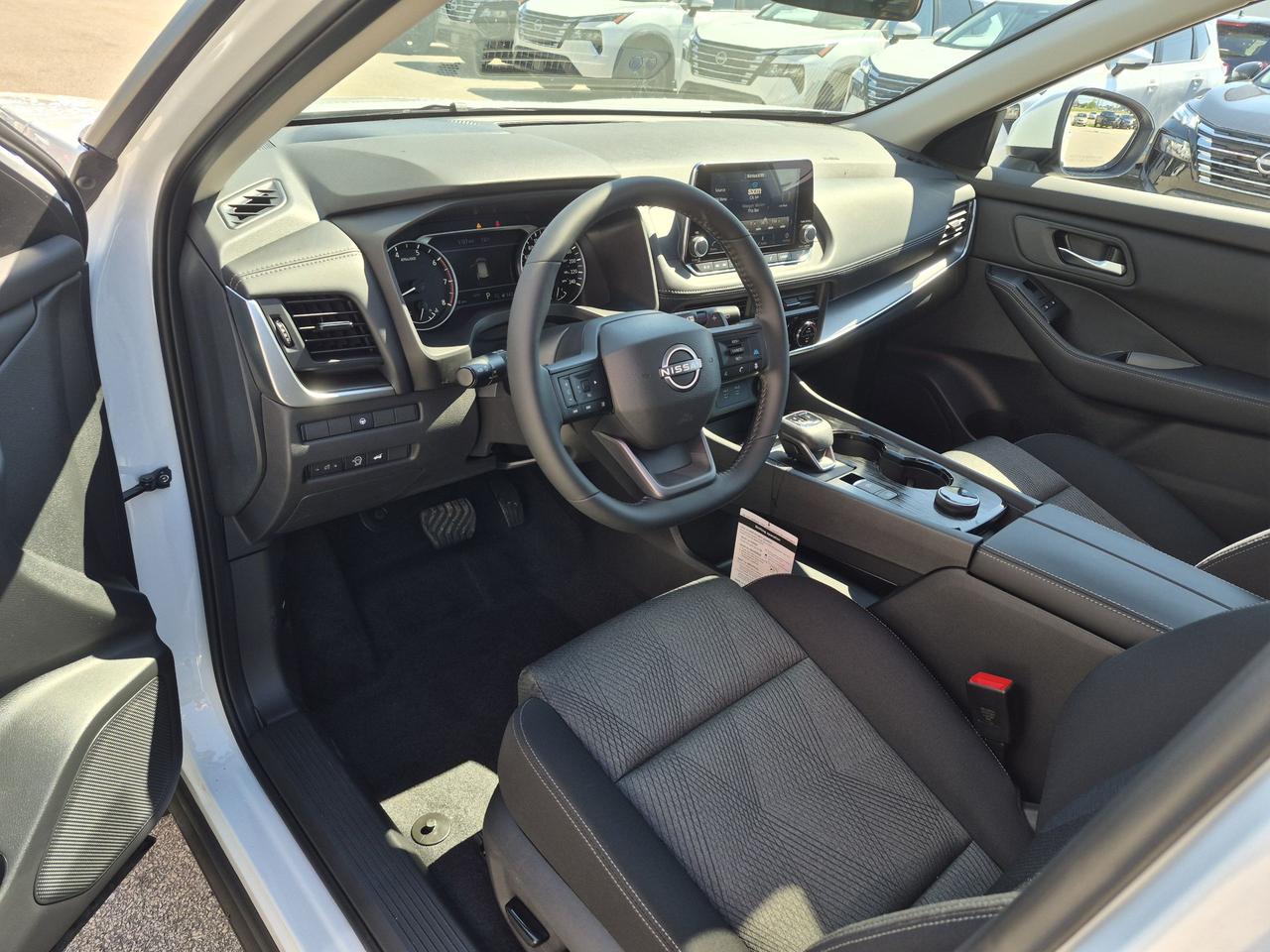 2026 Nissan Rogue SV MOONROOF Photo