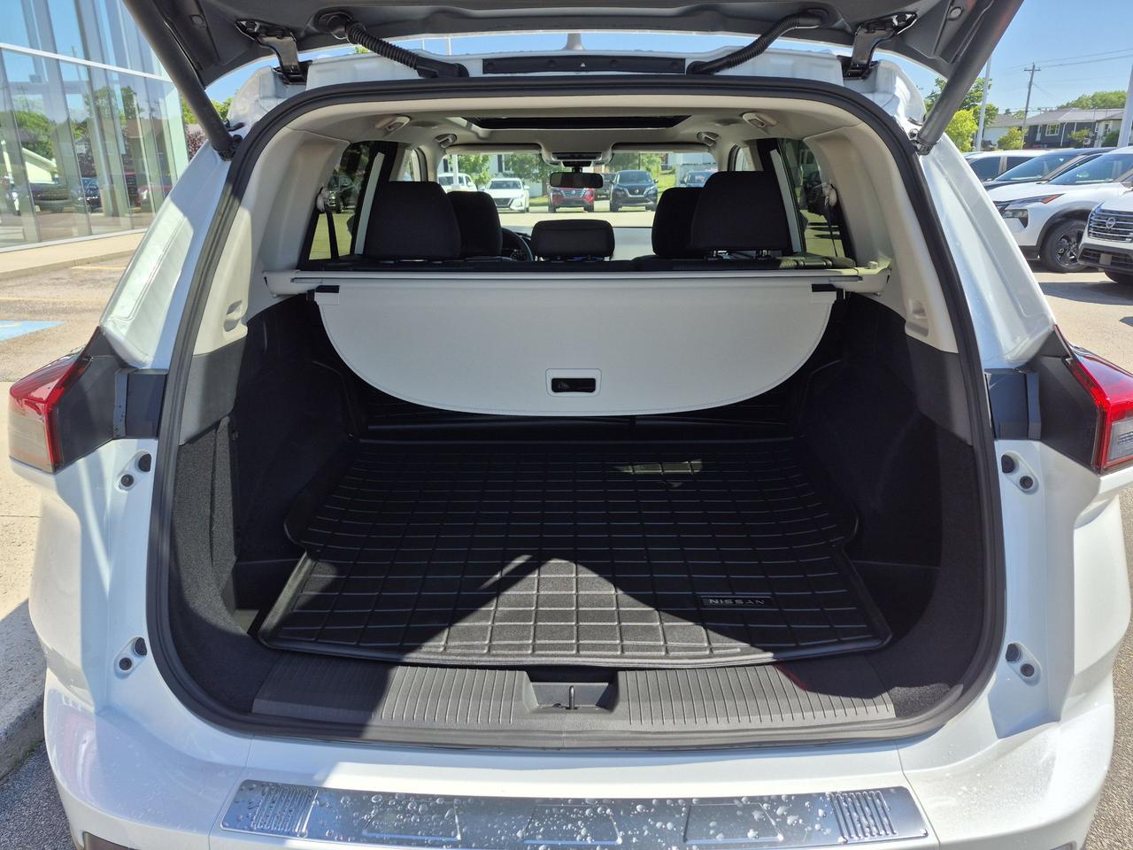 2026 Nissan Rogue SV MOONROOF Photo