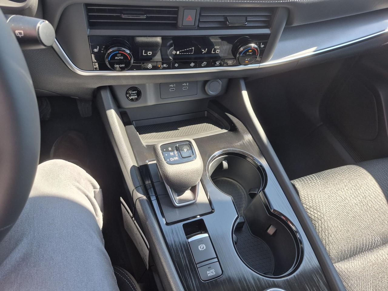 2026 Nissan Rogue SV MOONROOF Photo