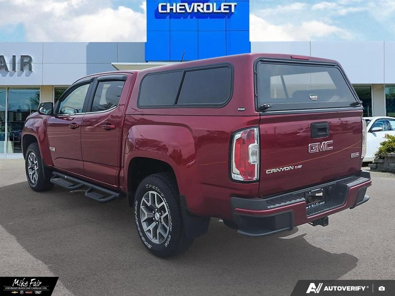 2018 GMC Canyon Crew Cab Short Box 4-Wheel Drive All Terrain w/Leather Photo3