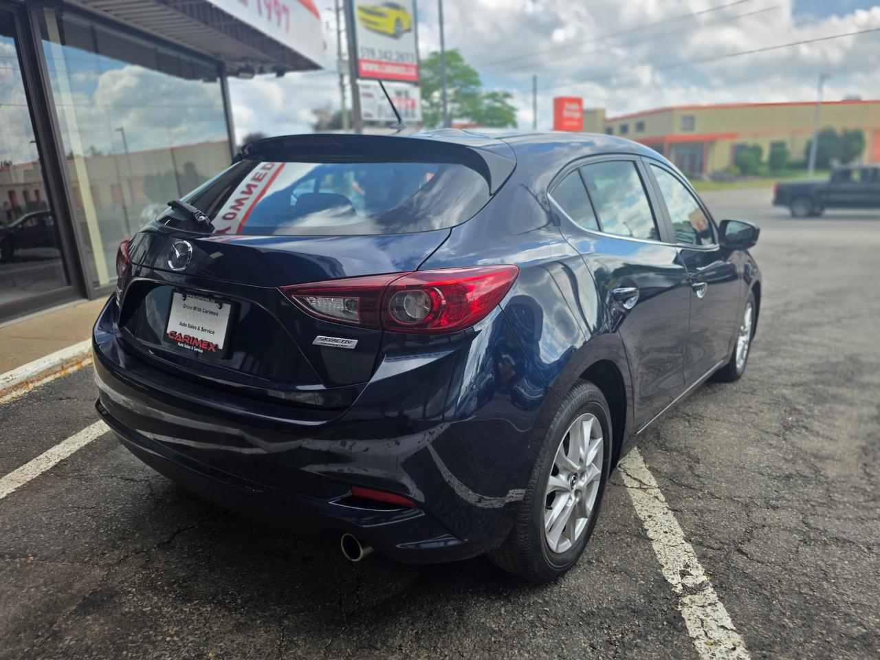 2018 Mazda MAZDA3 GS Sunroof | One Owner | Accident Free | Excellent Service History Photo4