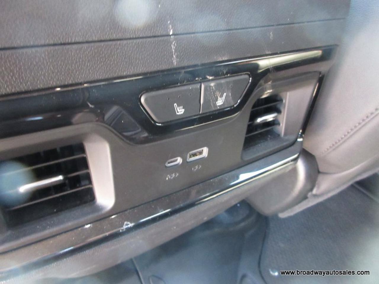 2025 GMC Sierra 1500 LIKE NEW AT4-PACKAGE 5 PASSENGER 3.0L - DURAMAX.. 4X4.. CREW-CAB.. SHORTY.. SUNROOF.. LEATHER.. HEATED/AC SEATS.. BOSE AUDIO.. Photo