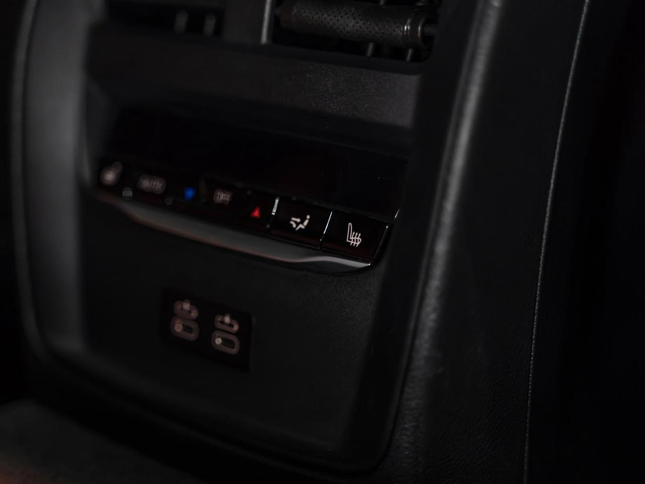 2022 BMW M3 Competition M xDrive|M Carbon Buckets|M Carbon Package Photo
