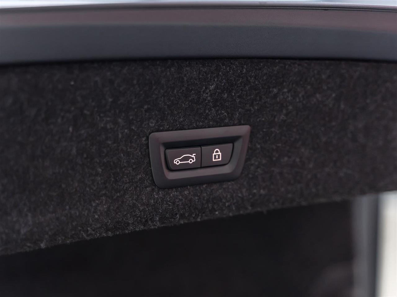 2022 BMW M3 Competition M xDrive|M Carbon Buckets|M Carbon Package Photo