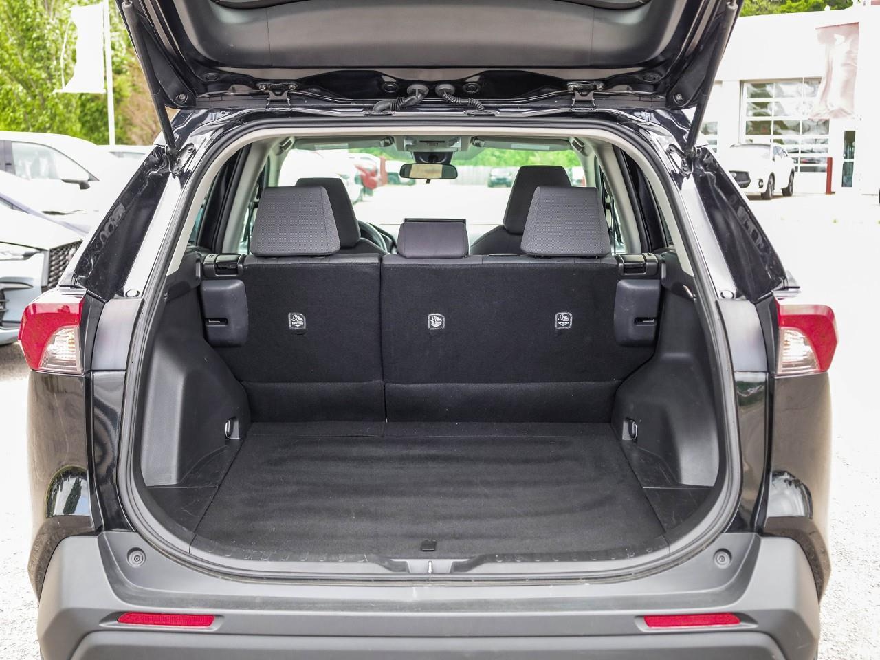 2025 Toyota RAV4 LE NO ACCIDENTS-HEATED CLOTH SEATS-LANE KEEP ASSIST-BACK UP CAMERA- Photo