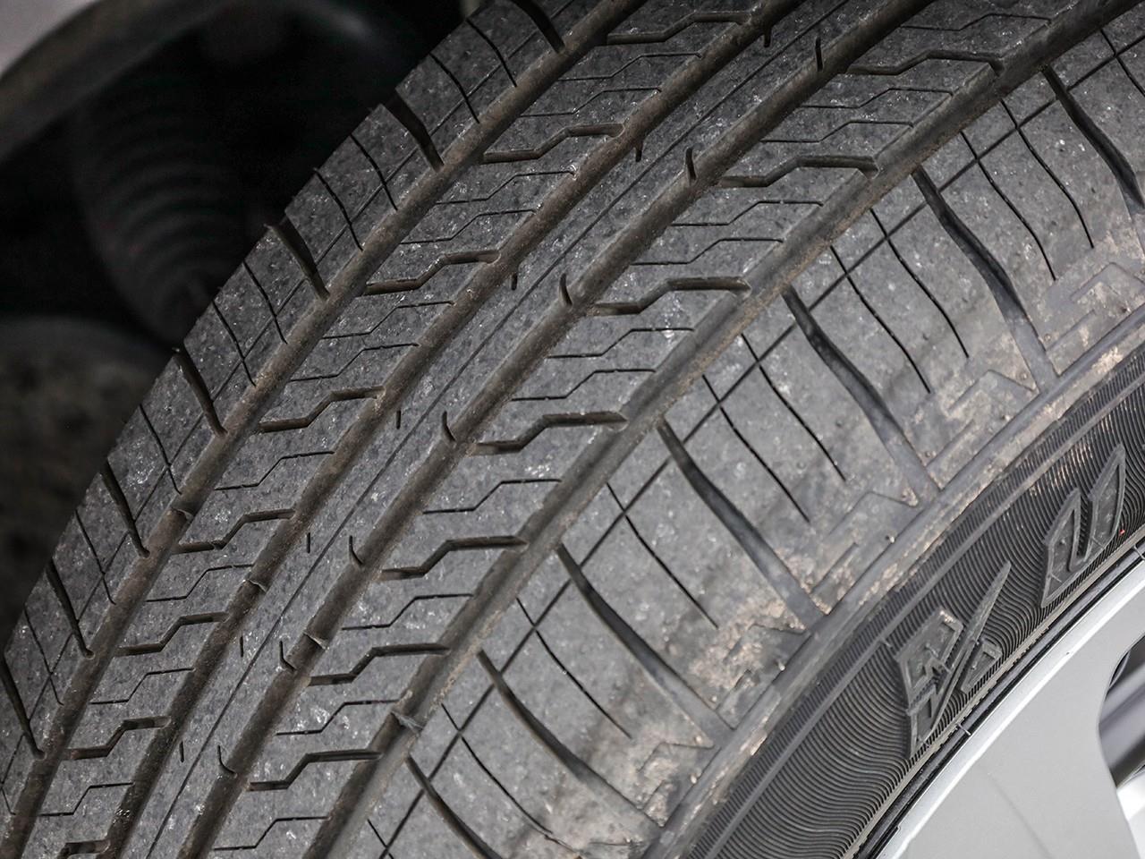 2025 Toyota RAV4 LE NO ACCIDENTS-HEATED CLOTH SEATS-LANE KEEP ASSIST-BACK UP CAMERA- Photo