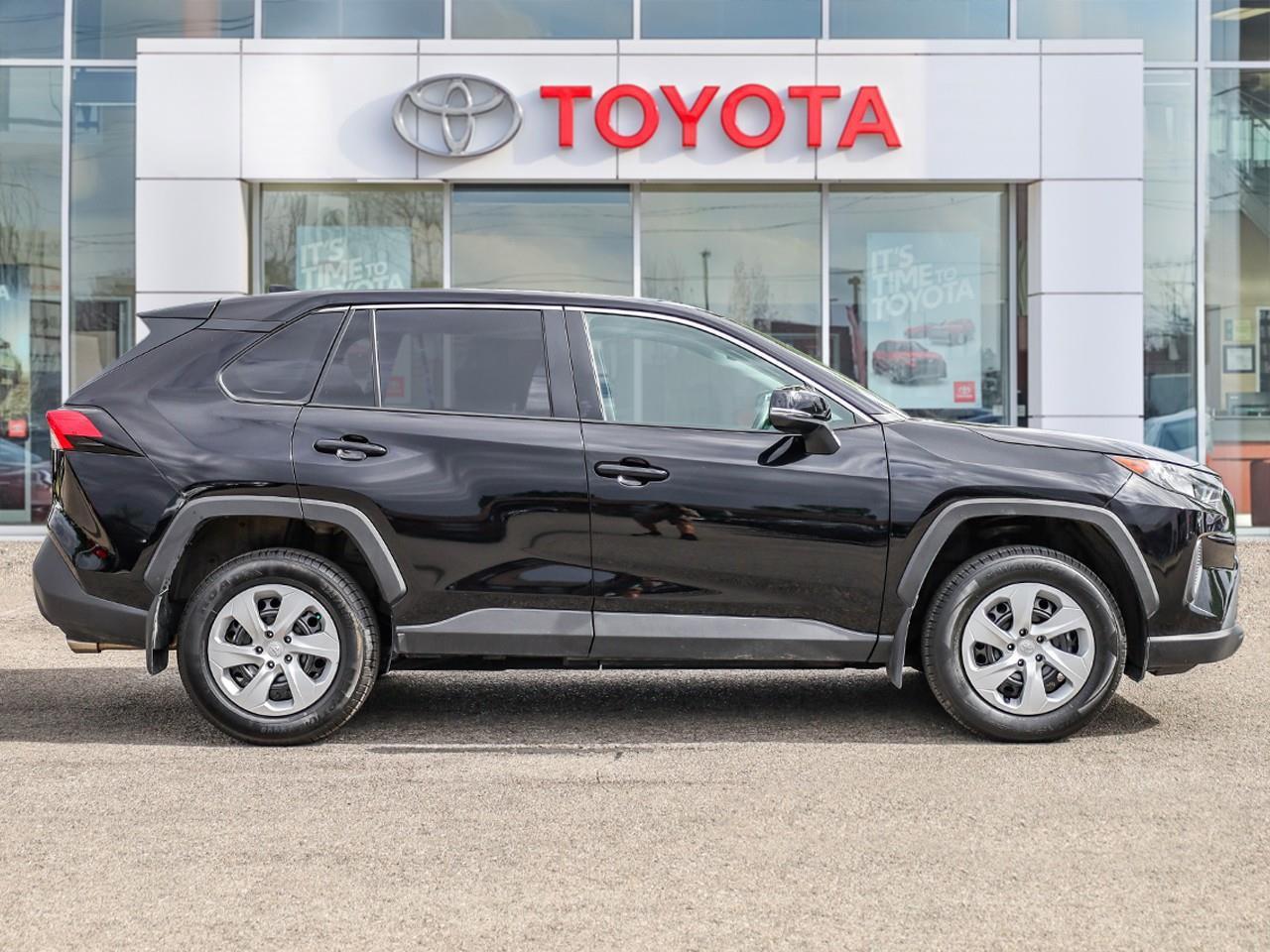 2025 Toyota RAV4 LE NO ACCIDENTS-HEATED CLOTH SEATS-LANE ASSIST-BACK UP CAMERA- Photo