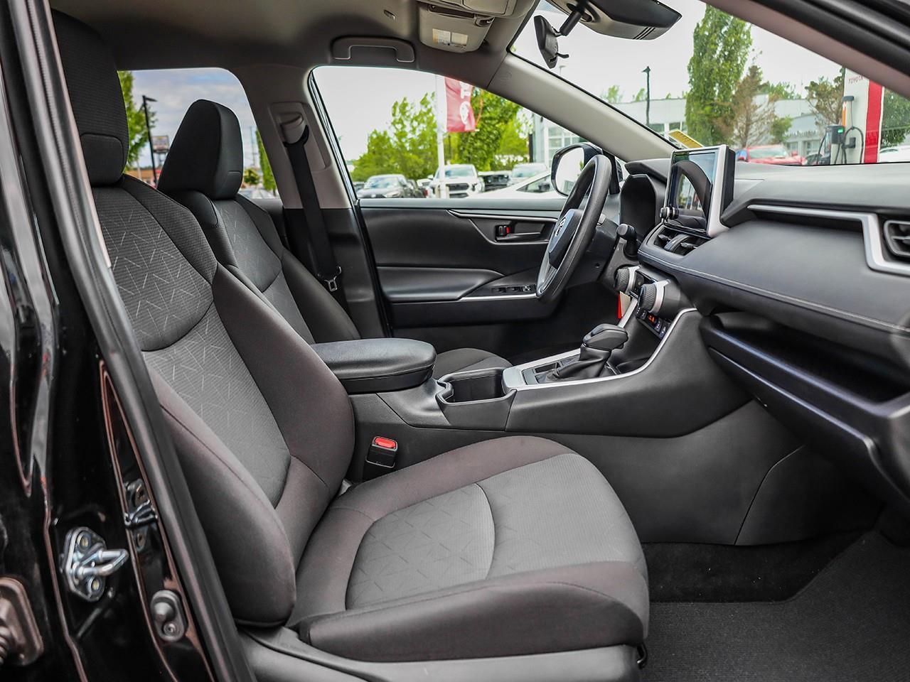 2025 Toyota RAV4 LE NO ACCIDENTS-HEATED CLOTH SEATS-LANE ASSIST-BACK UP CAMERA- Photo