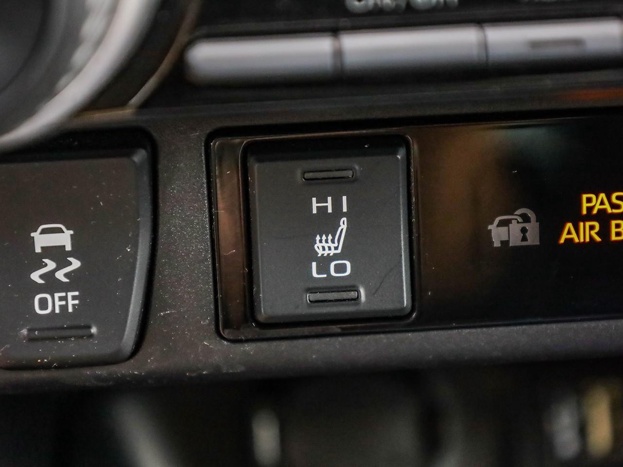 2025 Toyota RAV4 LE NO ACCIDENTS-HEATED CLOTH SEATS-LANE ASSIST-BACK UP CAMERA- Photo