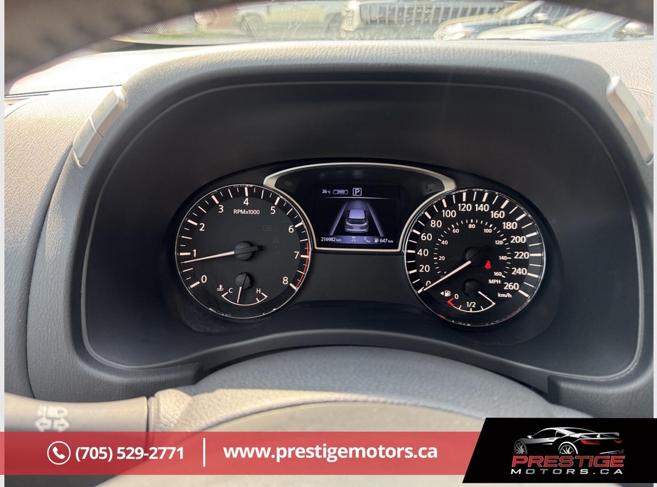 2018 Nissan Pathfinder SL Photo