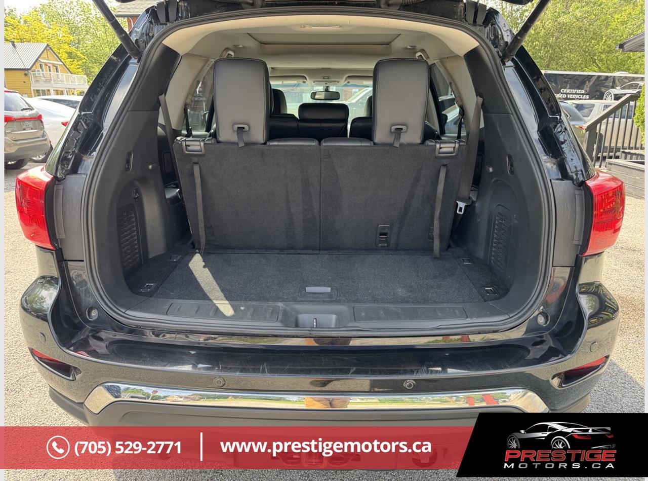 2018 Nissan Pathfinder SL Photo