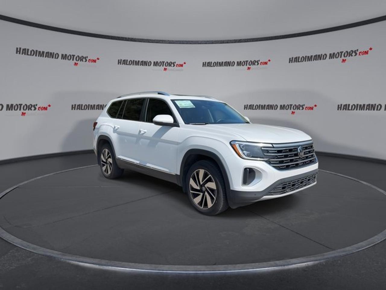 2024 Volkswagen Atlas Highline 4WD | No Accidents | Vent. Front Seats | Heated Steering Photo1