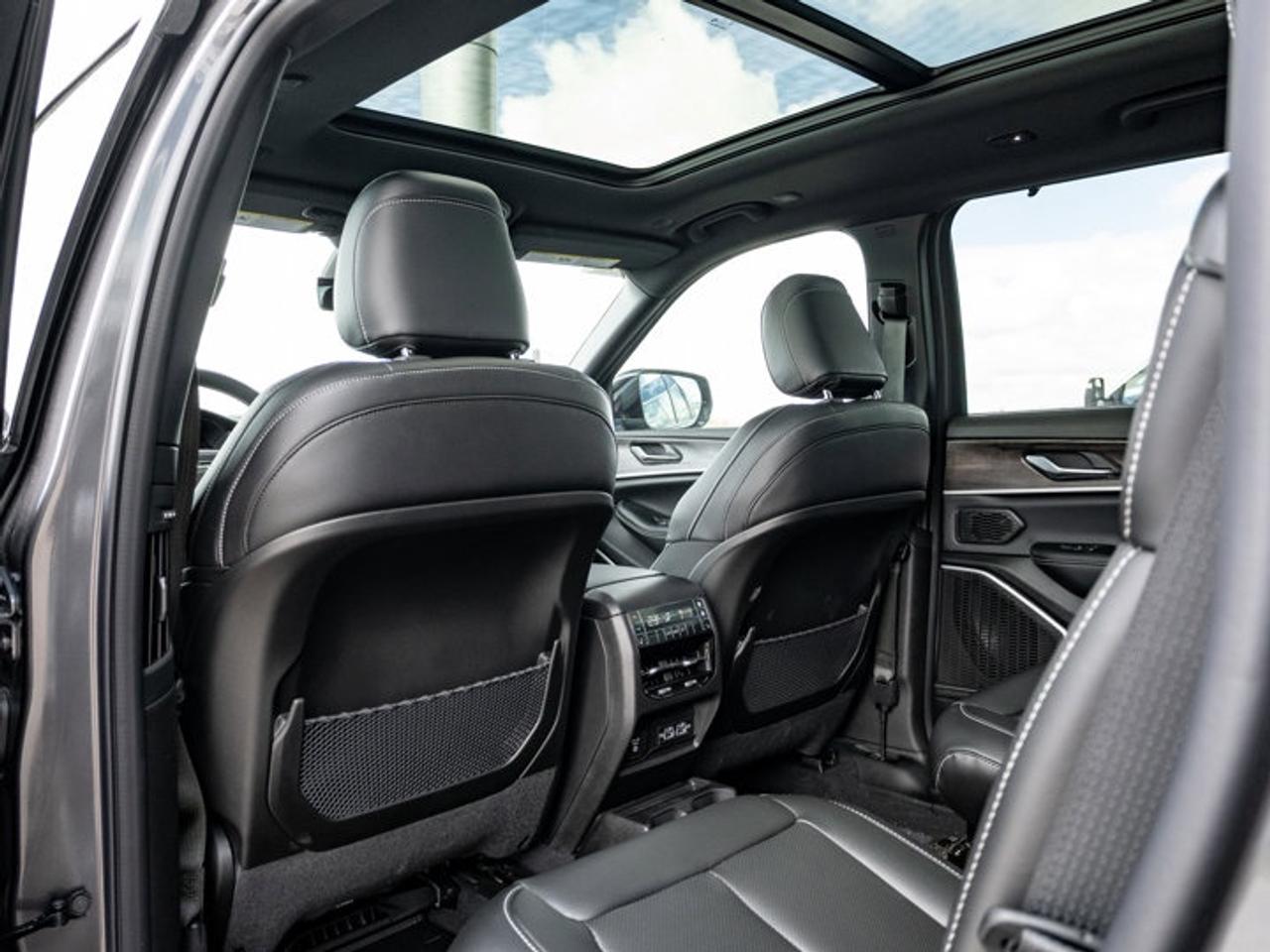2025 Jeep Grand Cherokee L Limited Photo