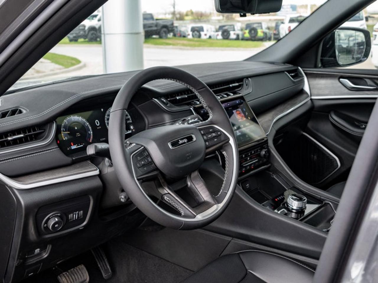 2025 Jeep Grand Cherokee L Limited Photo