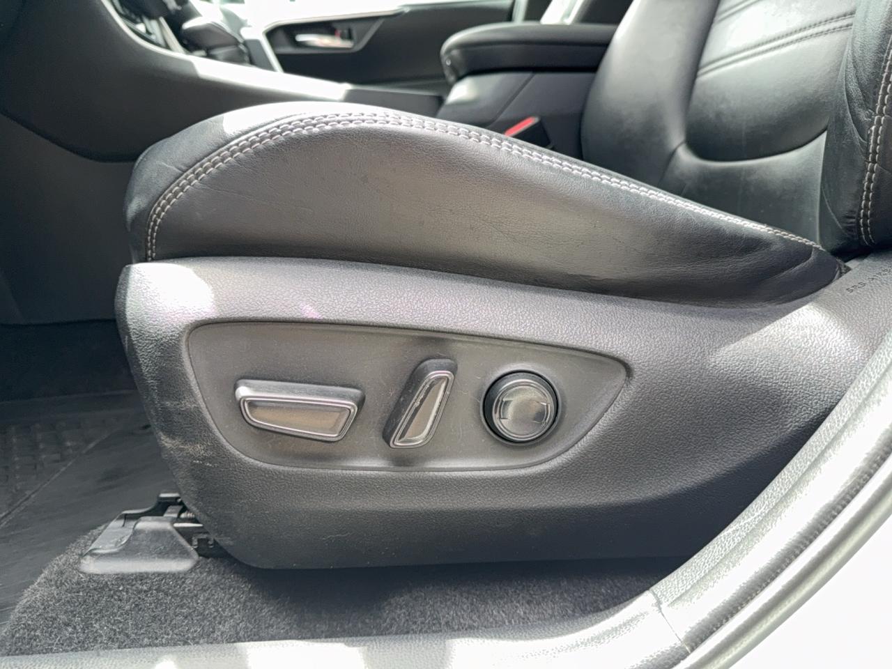 2019 Toyota RAV4 XLE Premium Photo