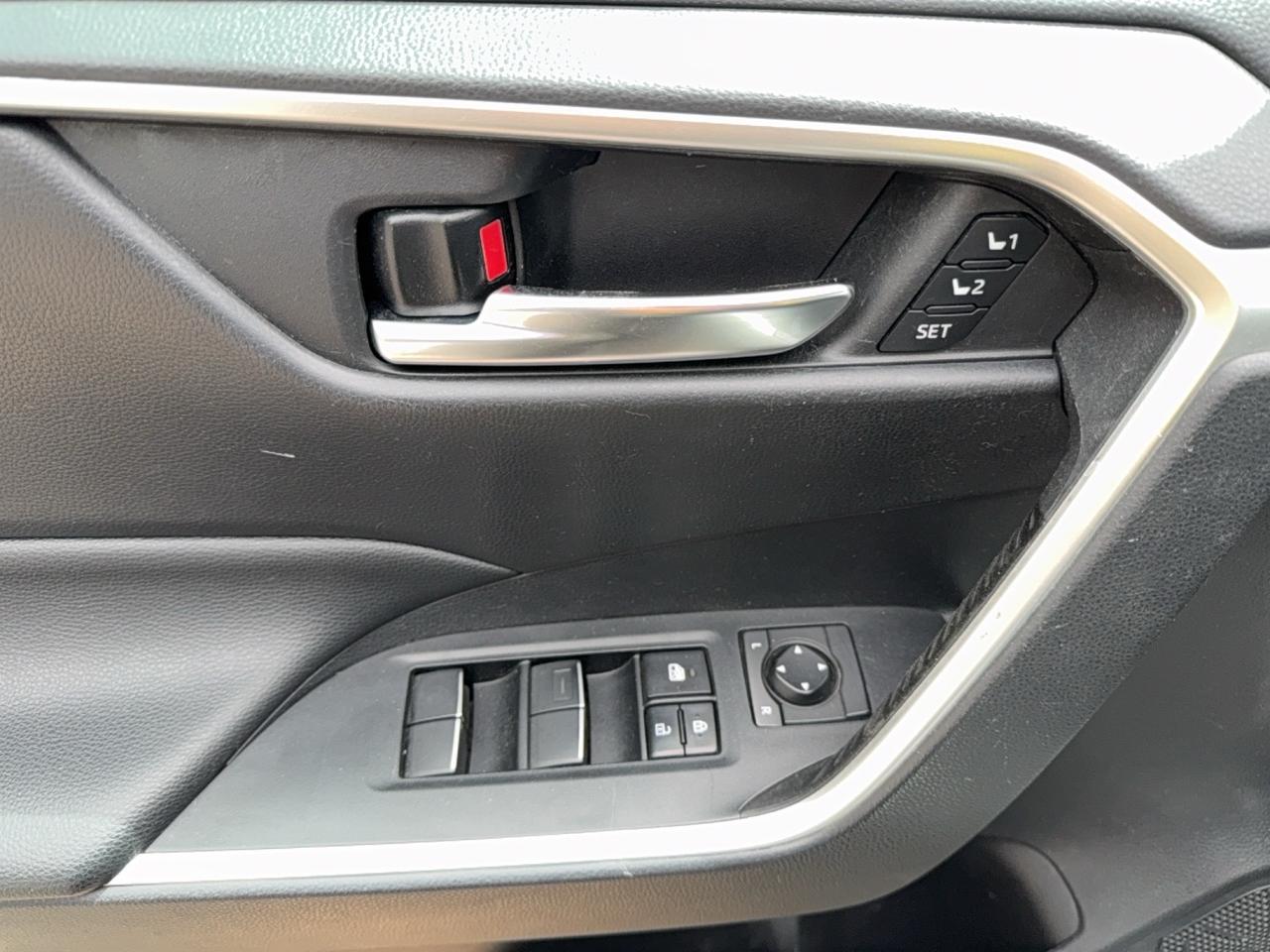 2019 Toyota RAV4 XLE Premium Photo