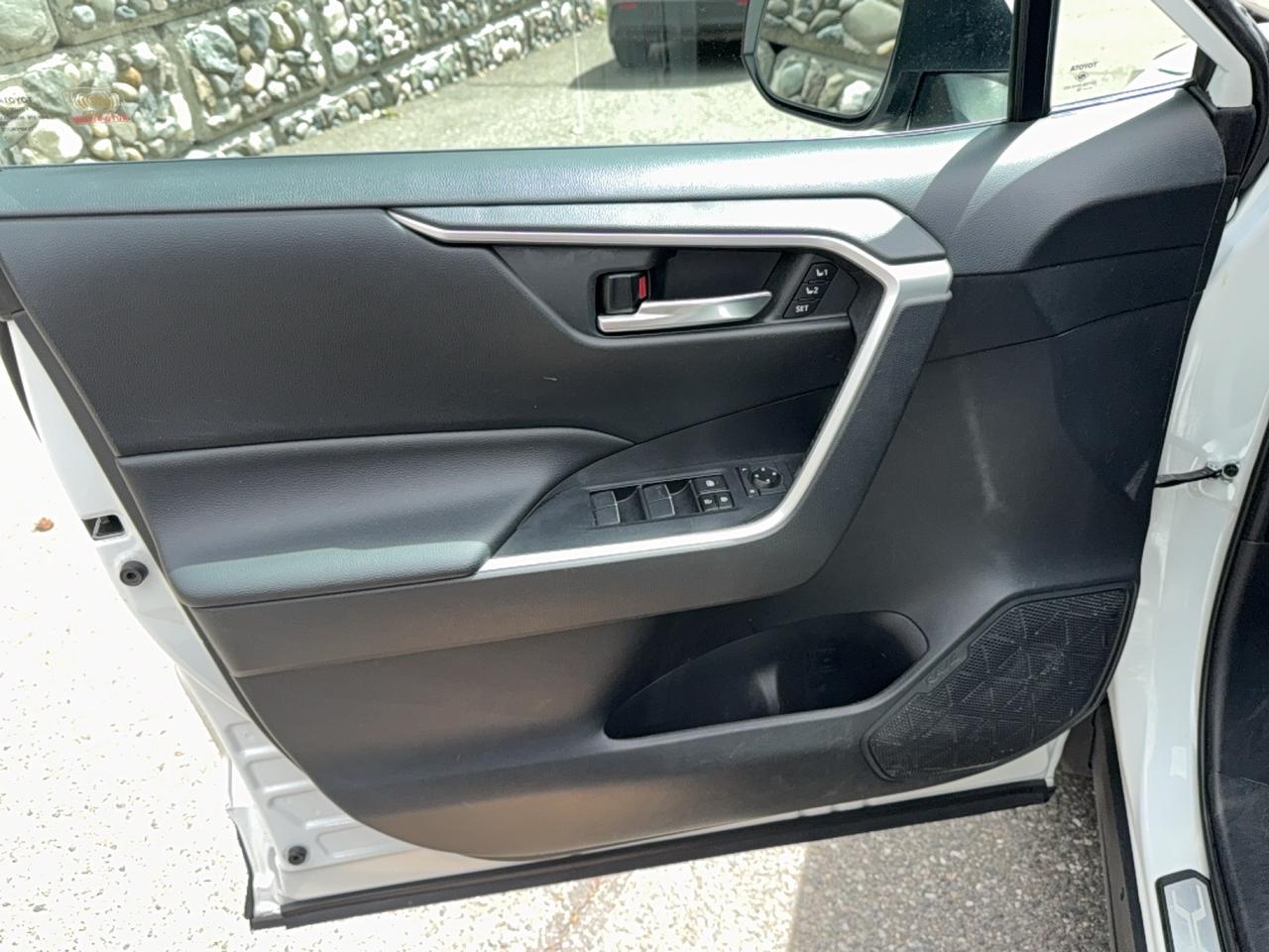2019 Toyota RAV4 XLE Premium Photo