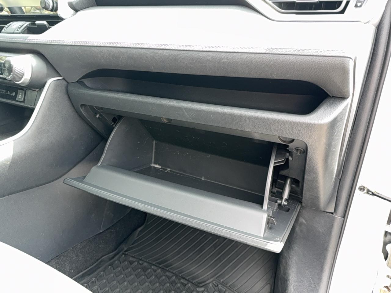 2019 Toyota RAV4 XLE Premium Photo