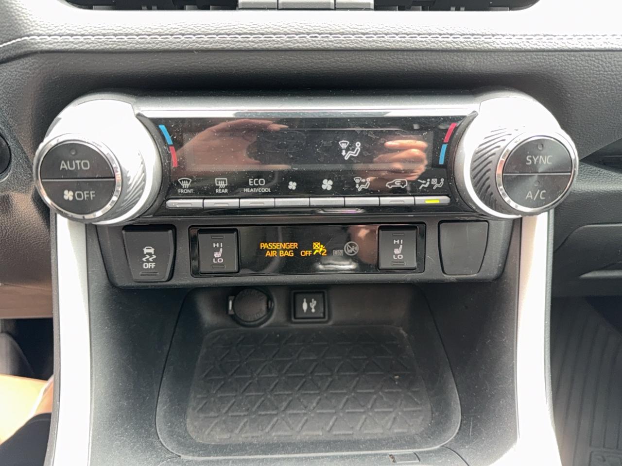 2019 Toyota RAV4 XLE Premium Photo