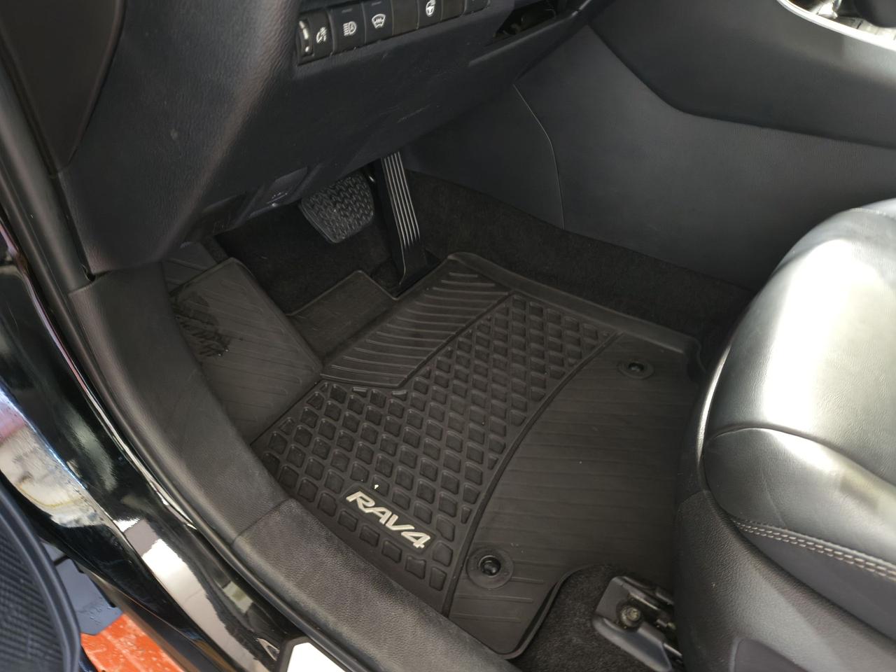 2023 Toyota RAV4 XLE Photo