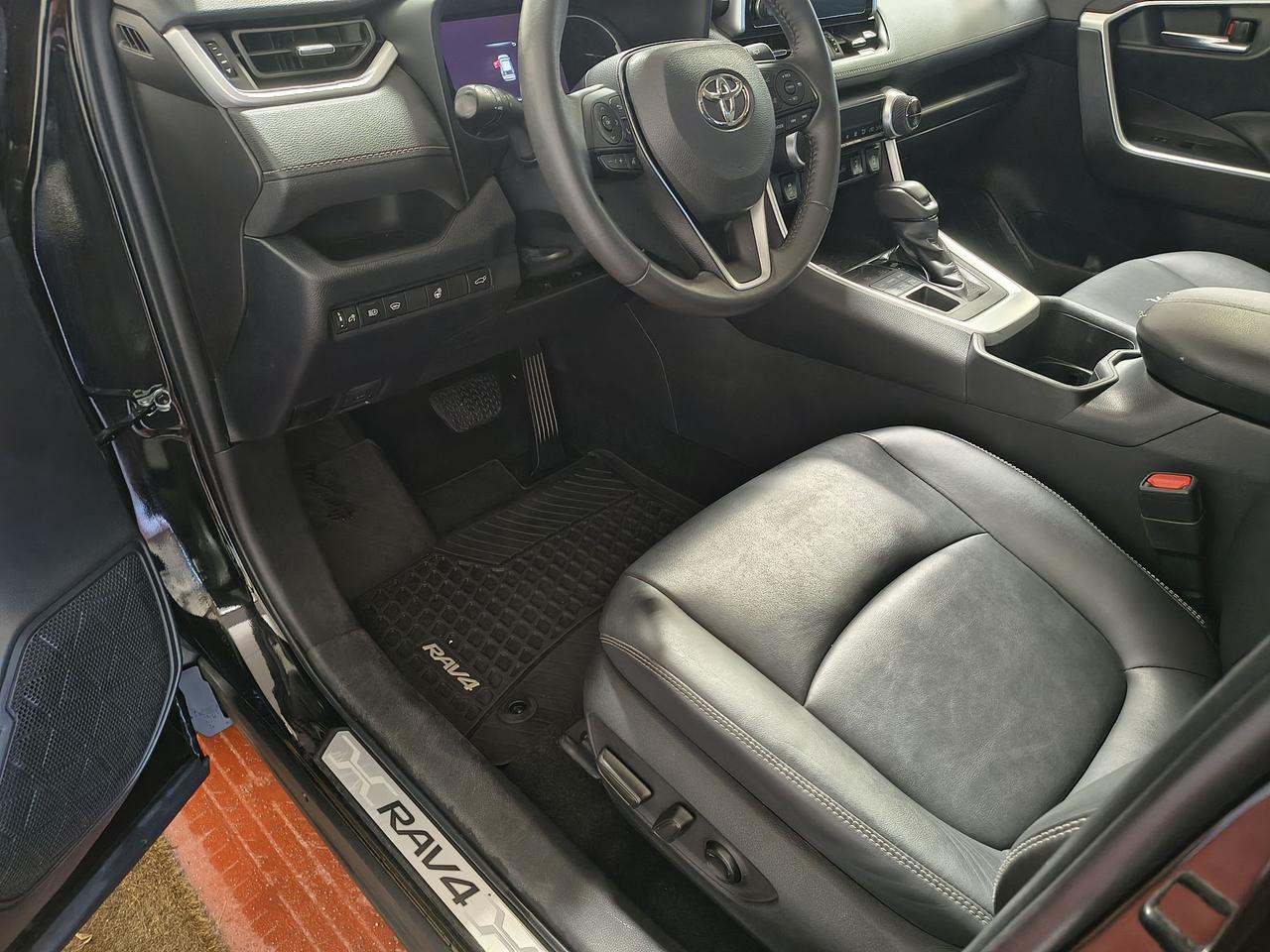 2023 Toyota RAV4 XLE Photo