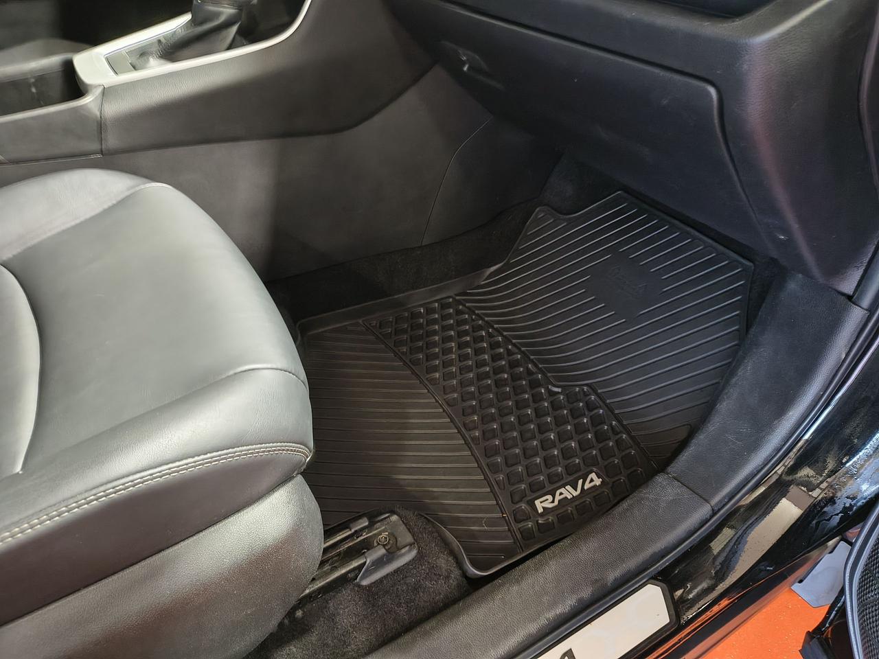 2023 Toyota RAV4 XLE Photo
