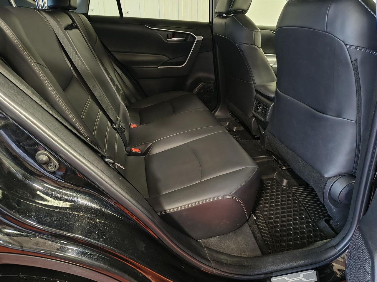 2023 Toyota RAV4 XLE Photo0