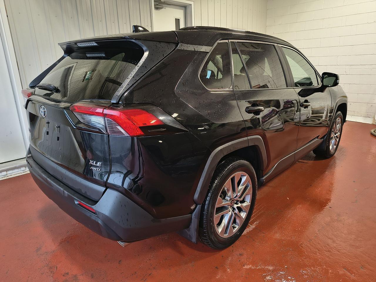 2023 Toyota RAV4 XLE Photo