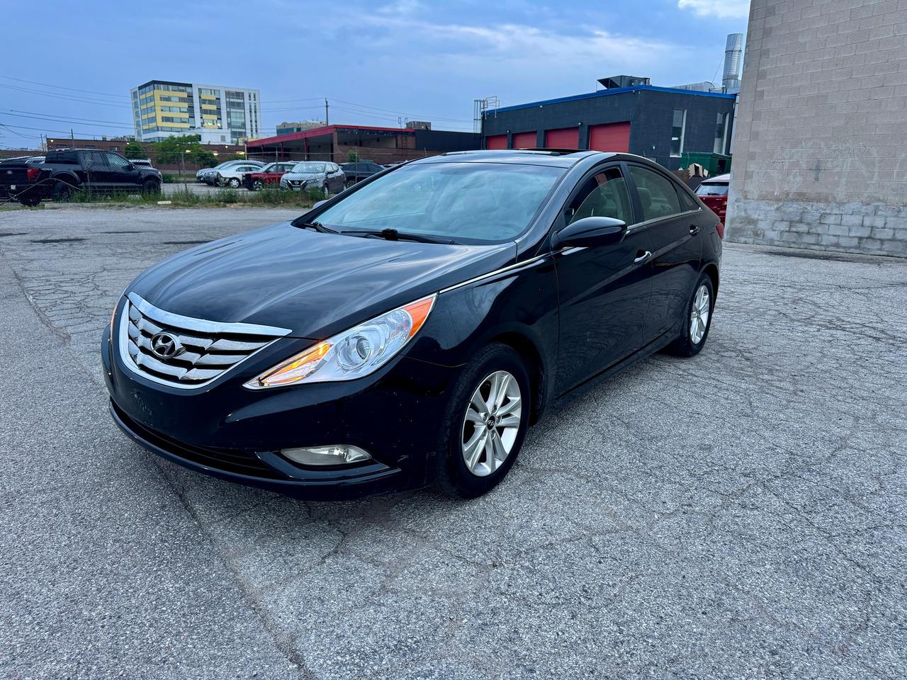 2013 Hyundai Sonata GLS Photo2
