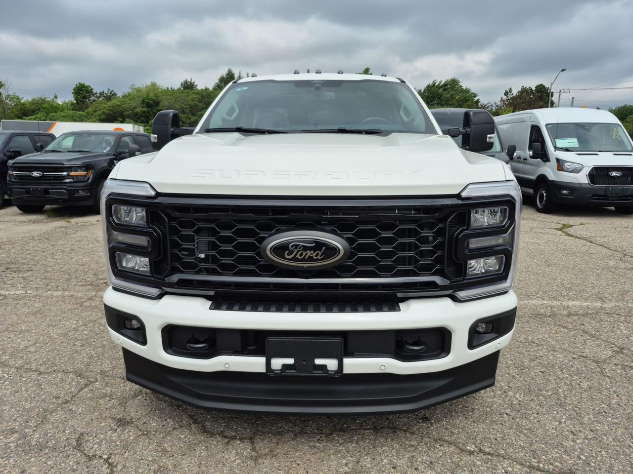 2026 Ford F-350 LARIAT 4WD, LOADED!! PREMIUM PKG, MOONROOF Photo1